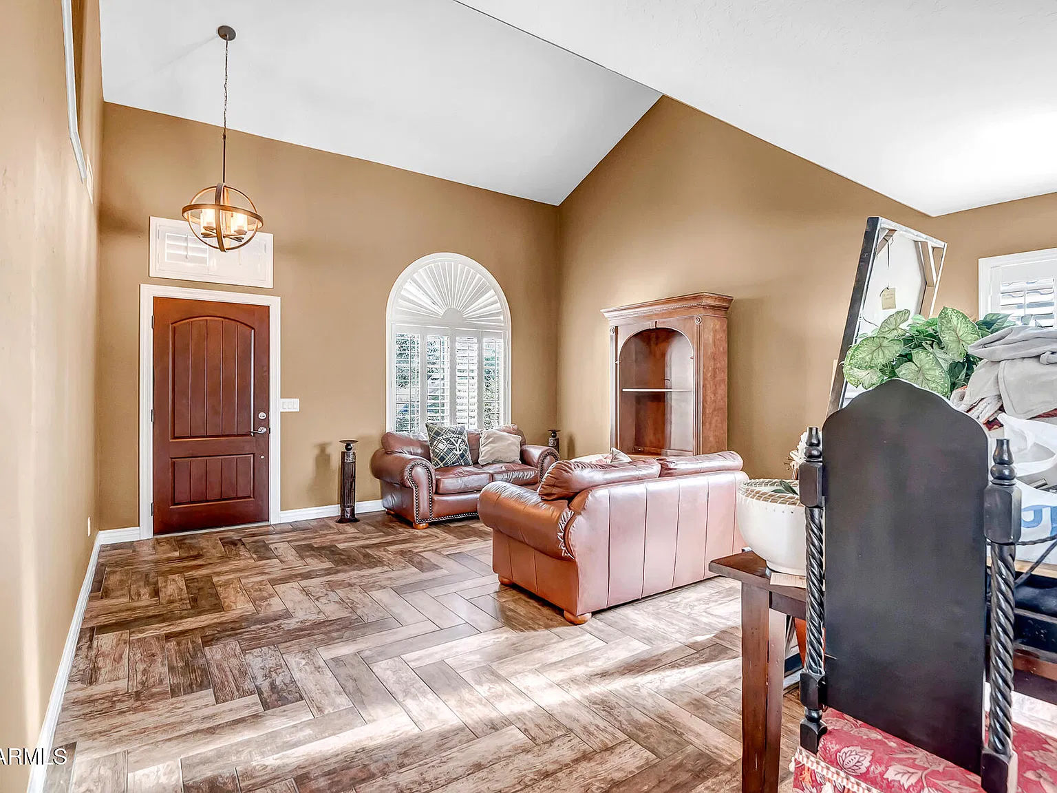 4 bed, 2.5 bath, 1970 sqft, $2,200 — Photo 3