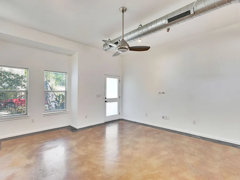 3808 Menchaca Rd — Photo 10