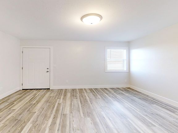 2nd image of 290 Opal Ct #3