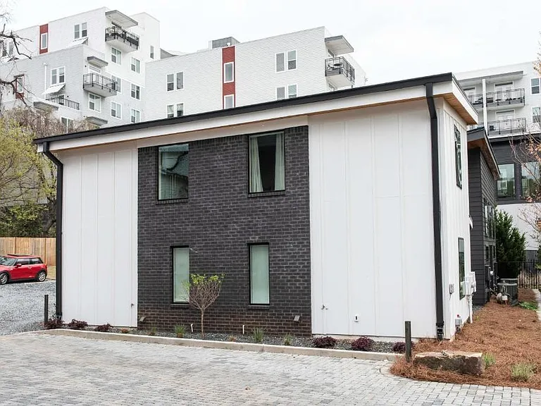 542 Boulevard Pl NE #C — Photo 19