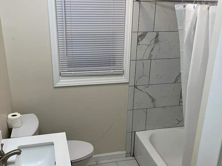 1521 Acacia Dr #1 — Photo 5