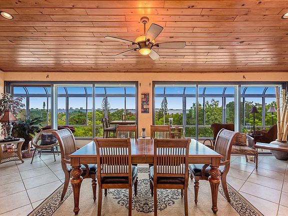 3rd image of 4253 NE Skyline Dr