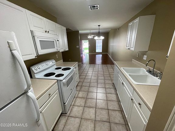 3rd image of 207 Rural St APT B