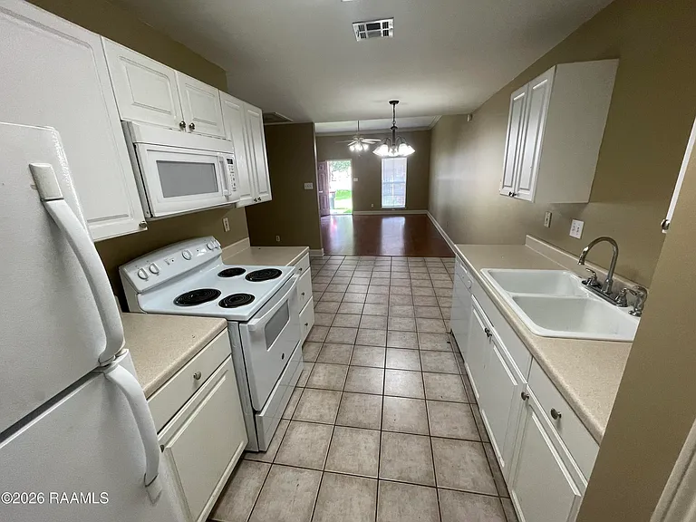 207 Rural St #B — Photo 3