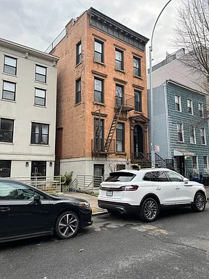 Rented by Nooklyn NYC LLC | media 42