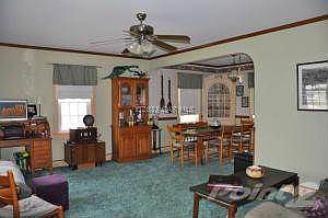Lliving room Dining Area