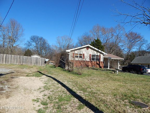 3rd image of 1708 Woodson Dr