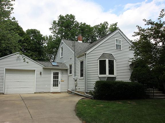 2nd image of 63 Bryant St