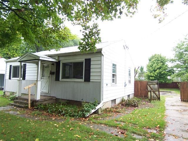 1st image of 21 W Lowery Ave