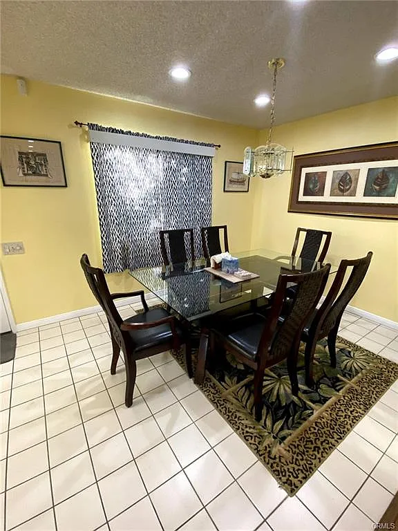 2 bed, 1250 sqft, $2,300 — Photo 4