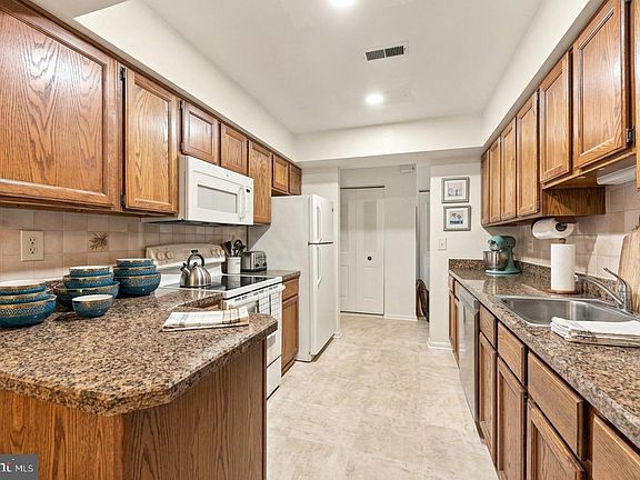 4th image of 735 S Main Rd APT 48