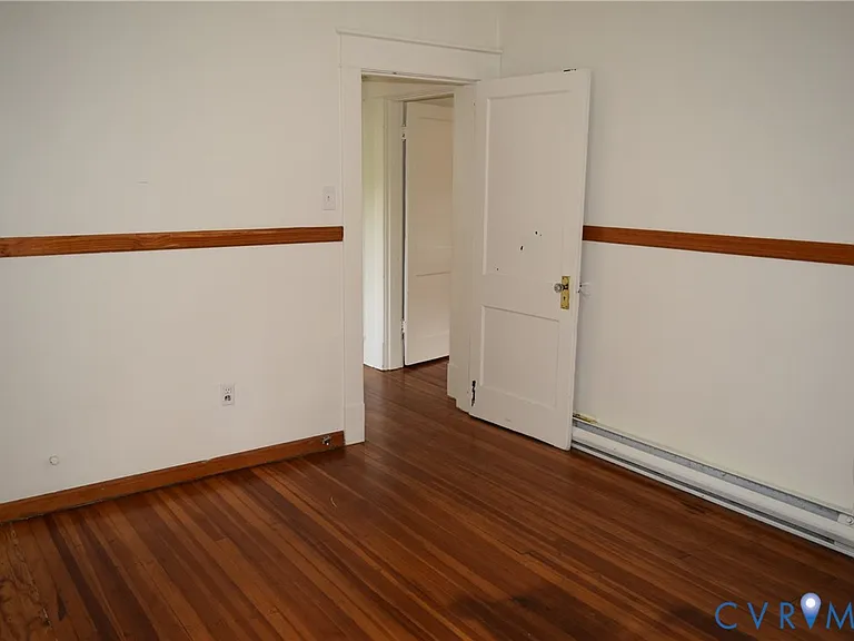 301 W 30th St — Photo 12
