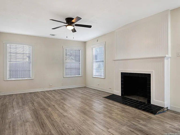 2227 W Huisache Ave — Photo 2