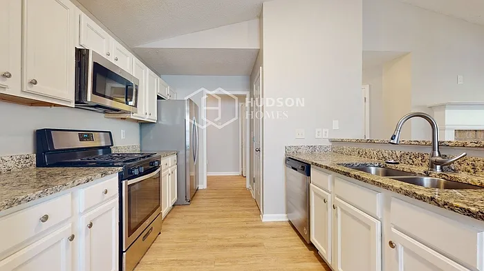 141 Greystone Cir — Photo 7