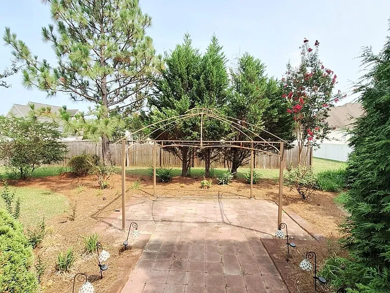 168 Blackwater Dr — Photo 24