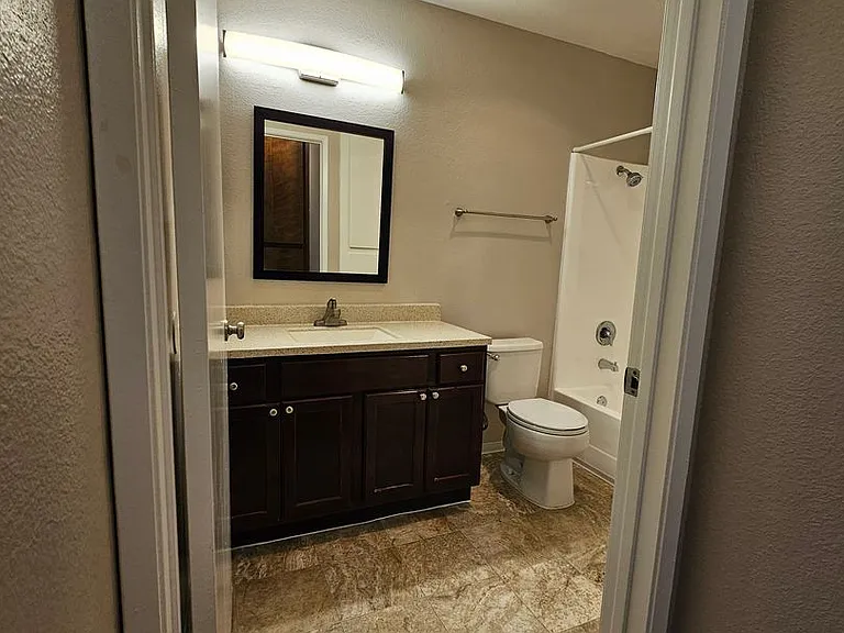 Del Mar Apartment Homes — Photo 22