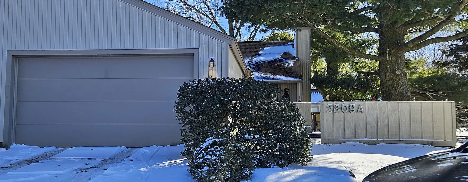 2309 Melrose Dr photo 1