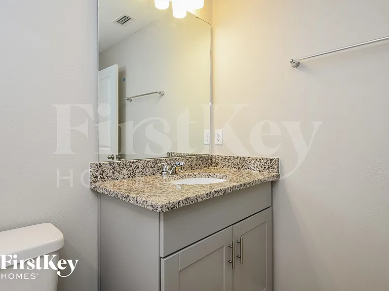 466 Earhart Dr — Photo 15