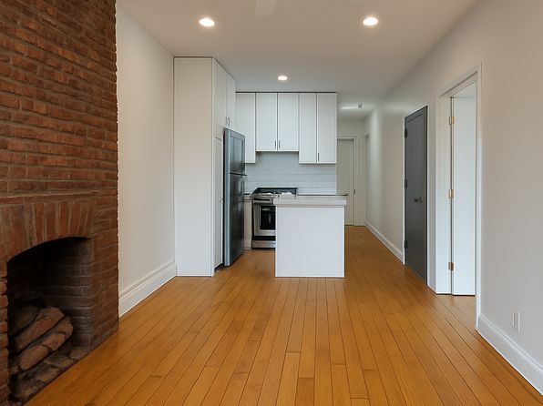 138 Dikeman St APT 3