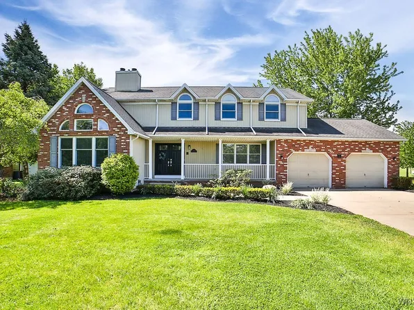 30 River Oaks Dr, Grand Island, NY 14072