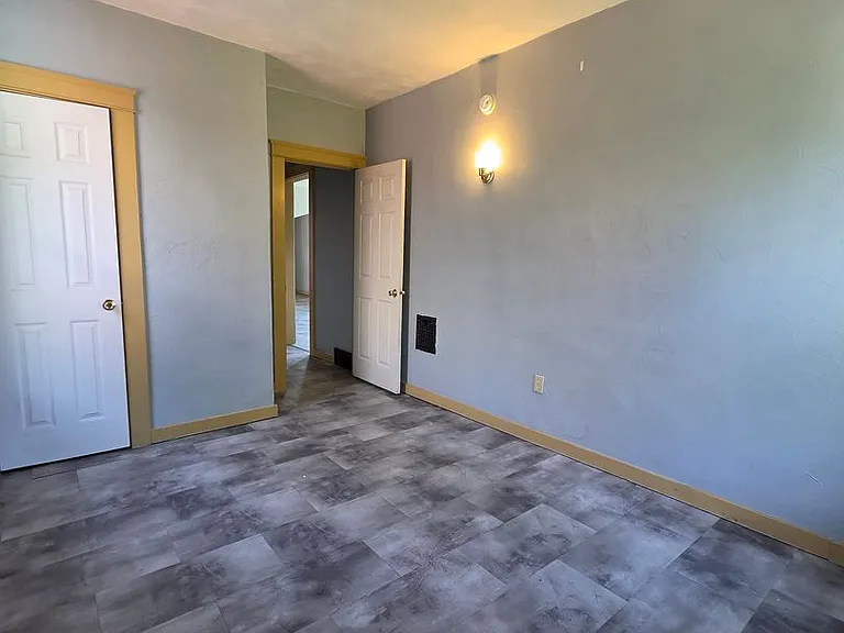 2120 Parade St #B — Photo 12