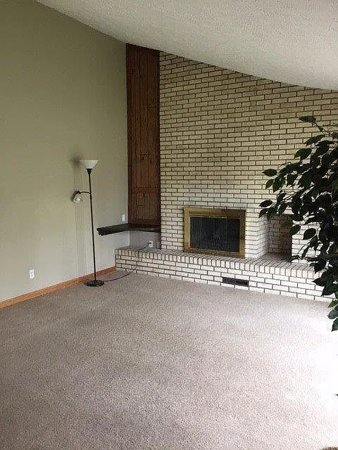 3 bed, 2.0 bath, 1140 sqft, $2,100 — Photo 3