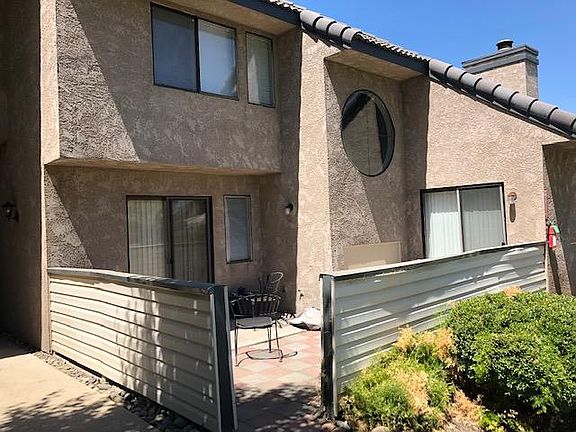 4th image of 2475 N 11th Ave