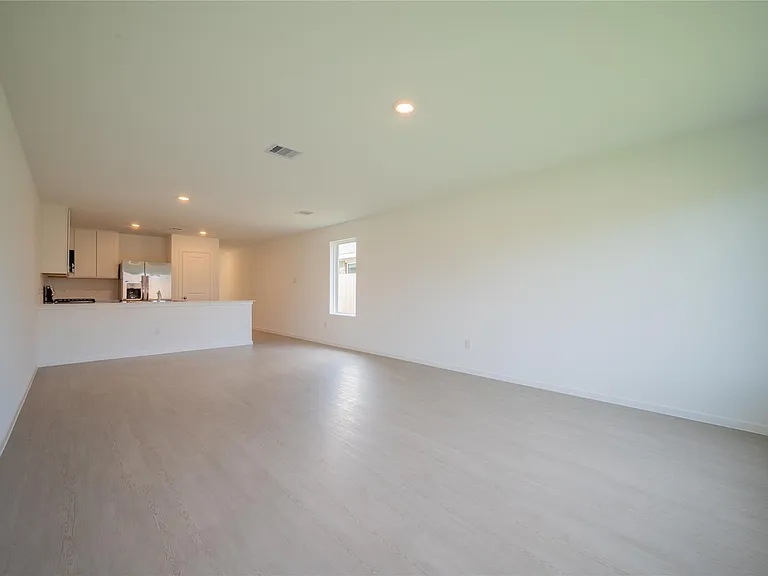 6147 Sunburst Scarlet St — Photo 7