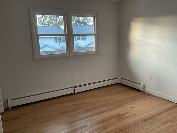 4th image of 16 Lawton Rd APT 22