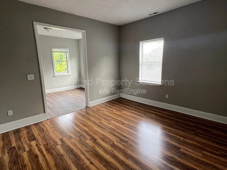 214 S 13th St #B — Photo 16