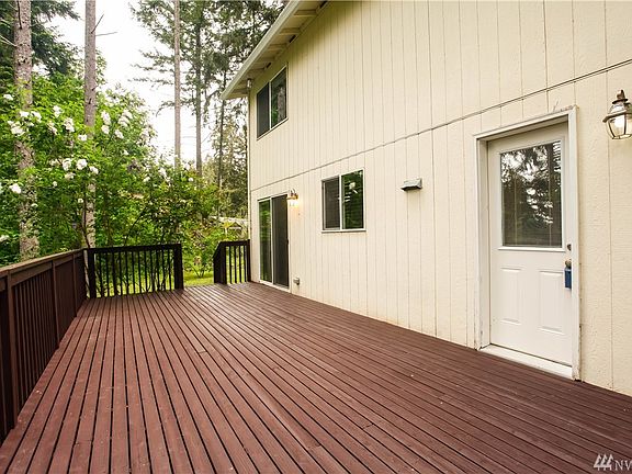 4th image of 18323 Parkcrest Ct SE