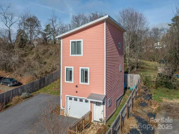 366 State St, Asheville, NC 28806