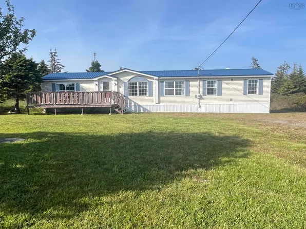21 Stoddart Dr, Clarks Harbour, NS B0W 1P0