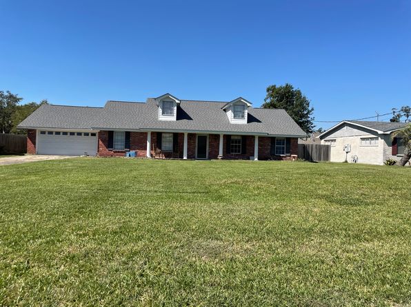 1412 Forest Ln
