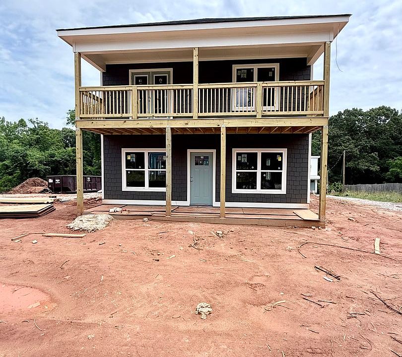 1st image of 815 Whitehall Rd