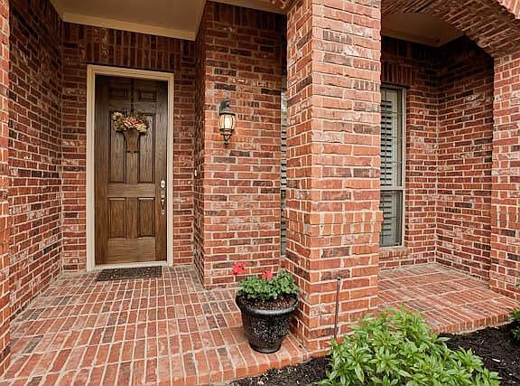 2nd image of 1455 Aubrey Ln