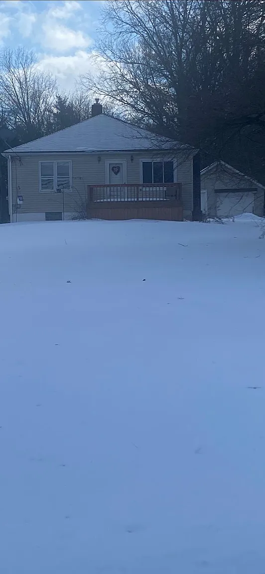 1154 Johns Rd photo 1