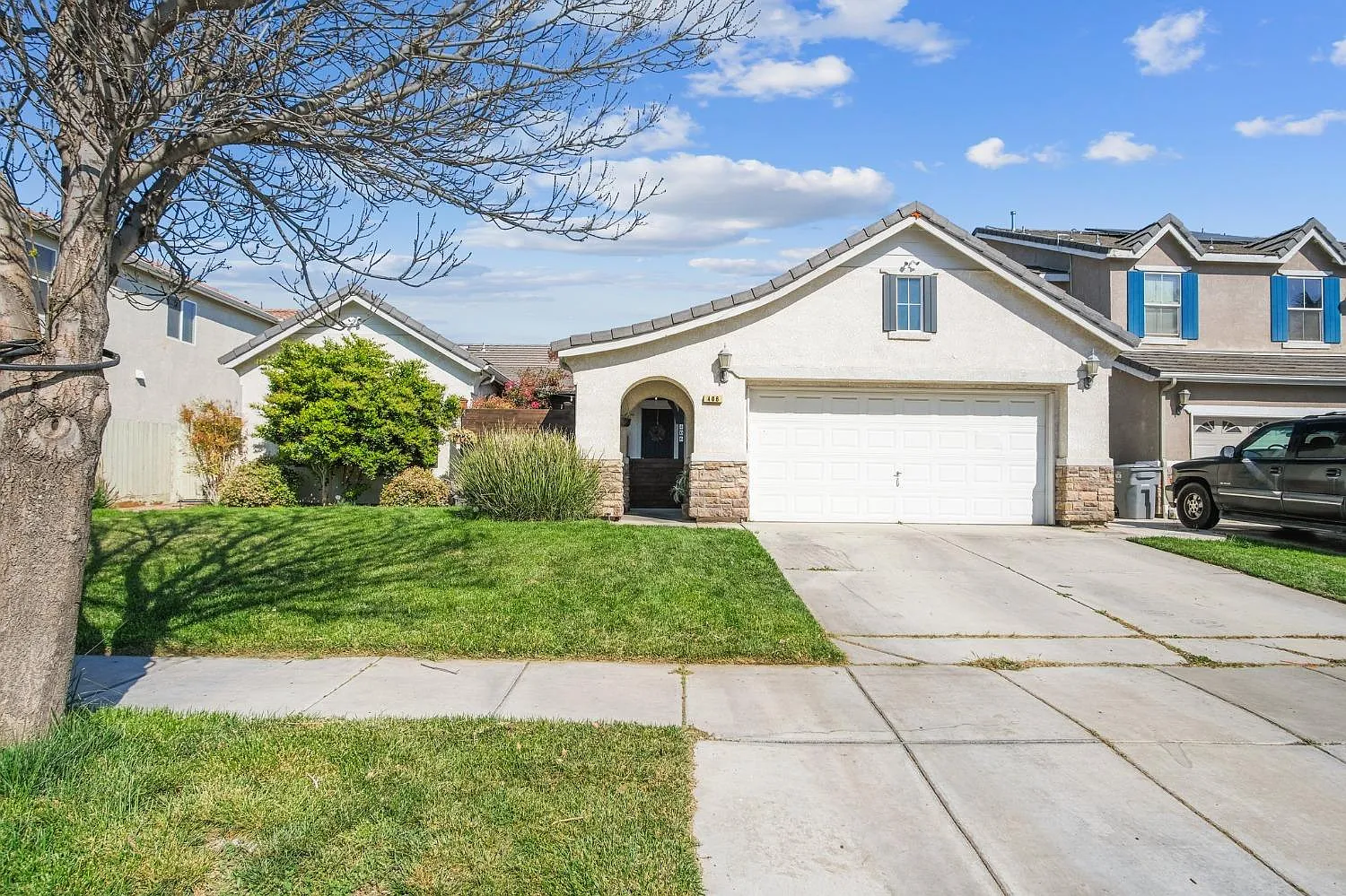 406 Fairmont Dr photo 1