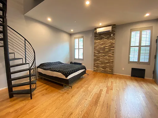 Rented by The InHouse Group | media 24