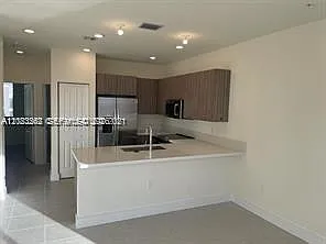 Landmark At Doral Condo — Photo 2