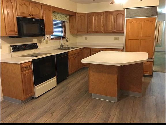 3rd image of 206 N Hulett Ave