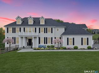 1 Meadow Ridge Dr, New Fairfield, CT 06812