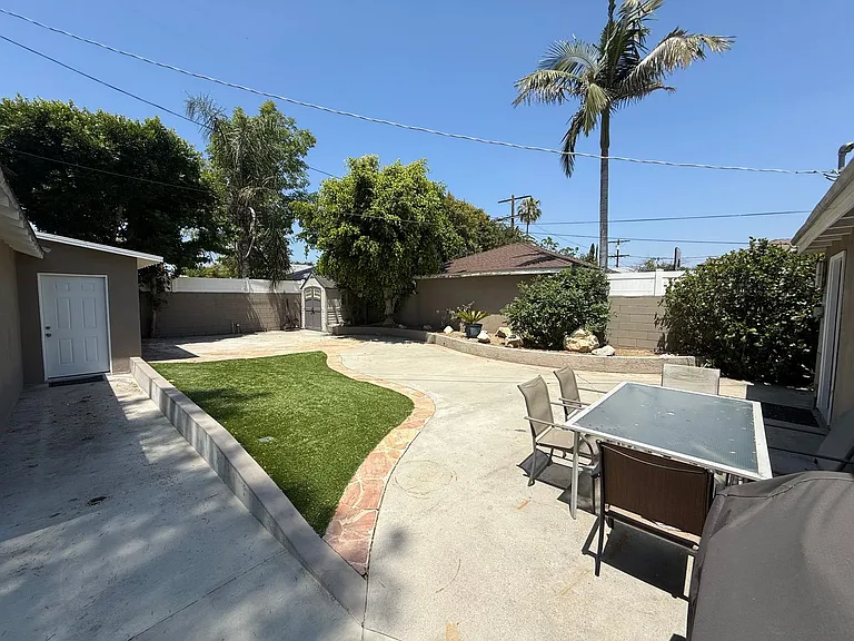 6059 Bluebell Ave — Photo 22