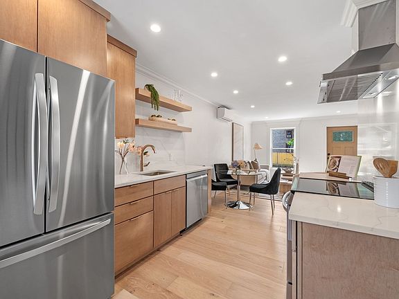 3rd image of 41 Hobart St #0