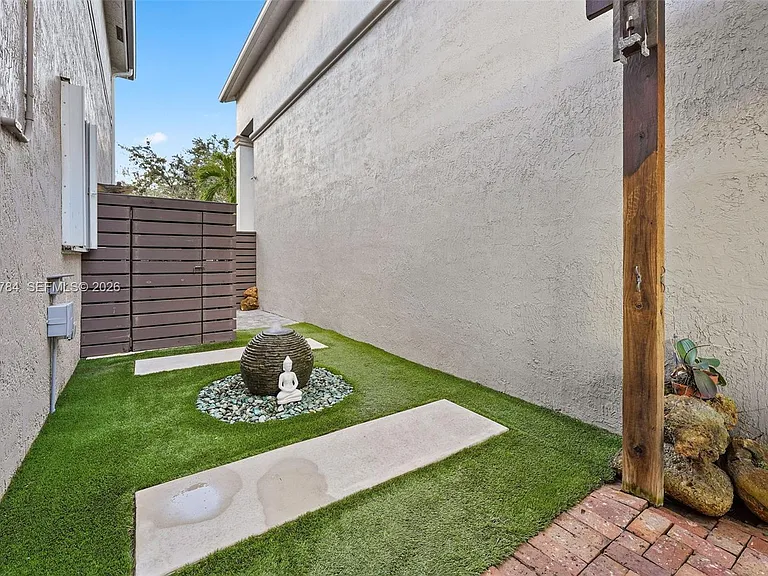 11258 NW 47th Ln — Photo 5
