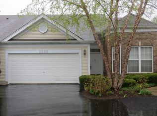 2300 Meadowcroft Ln, Grayslake, IL 60030