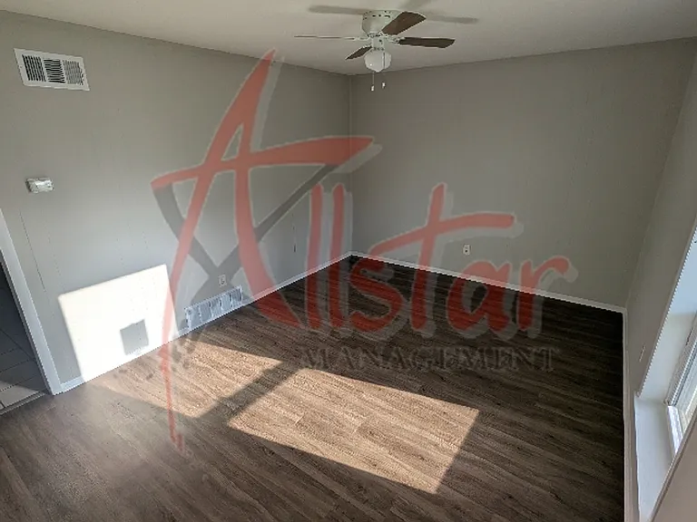 8119 Martha Ann Ln — Photo 10