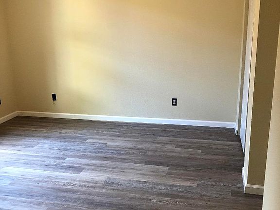 5th image of 370 N 4th St APT 2