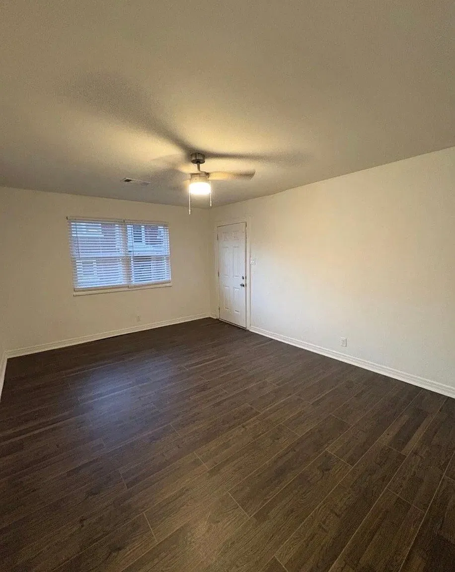2113 Duplex — Photo 3