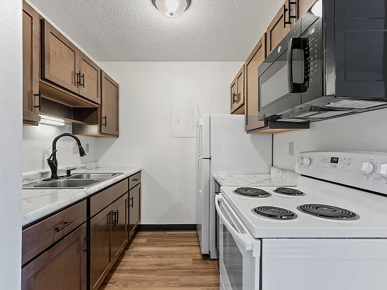 Cedar Grove Apartments — Photo 14
